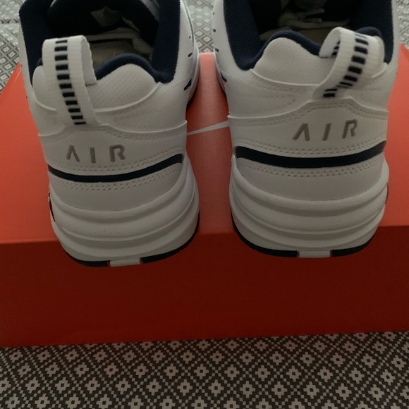 COPY - Nike Air Monarch. Men’s split size. Left is 12D and Right is size 13 4E … - Picture 3 of 6